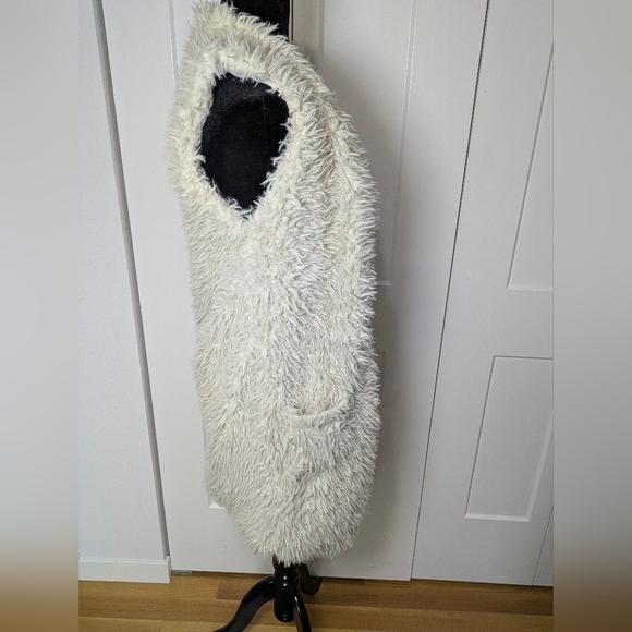 ASHLEY BY 26 INTERNATIONAL Cream HOODED FAUX FUR SHERPA VEST GLAM SIZE S - Picture 4 of 9